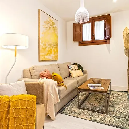 Genteel Zacatin Apartment *